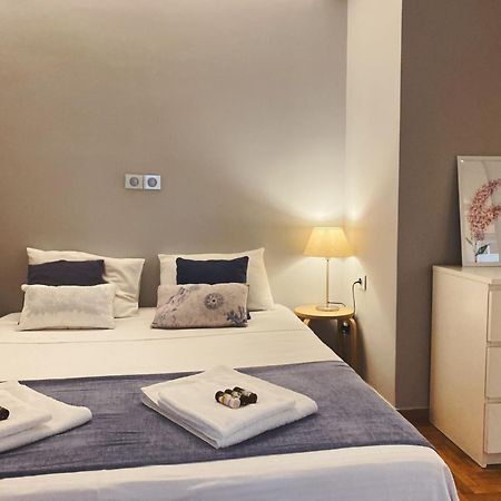 Cozy Newly Renovated 1 Bedroom Apartment In The Heart Of アテネ エクステリア 写真