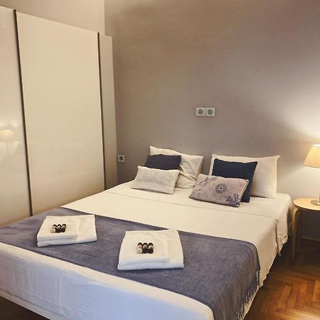 Cozy Newly Renovated 1 Bedroom Apartment In The Heart Of アテネ エクステリア 写真