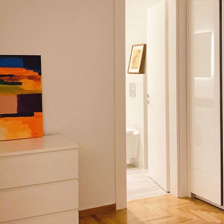 Cozy Newly Renovated 1 Bedroom Apartment In The Heart Of アテネ エクステリア 写真